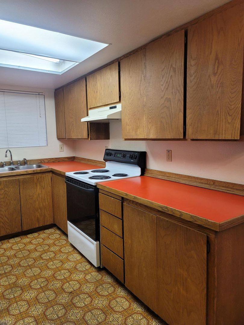 Apartment for rent at 1112 Shorewood Dr, Bremerton, WA 98312