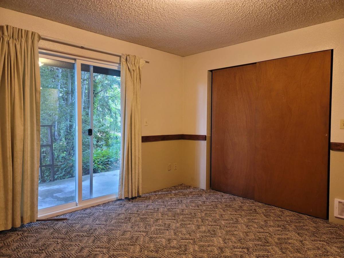 Apartment for rent at 1112 Shorewood Dr, Bremerton, WA 98312