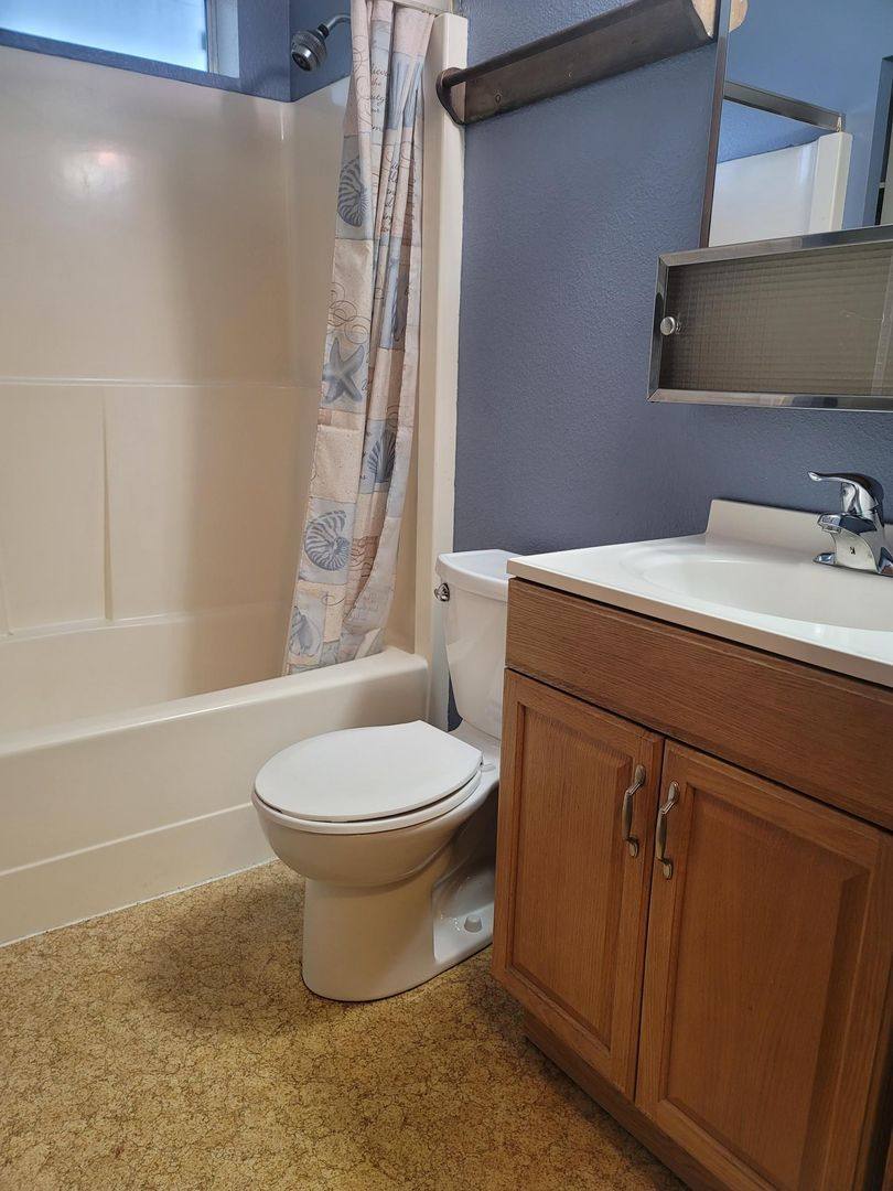 Apartment for rent at 1112 Shorewood Dr, Bremerton, WA 98312