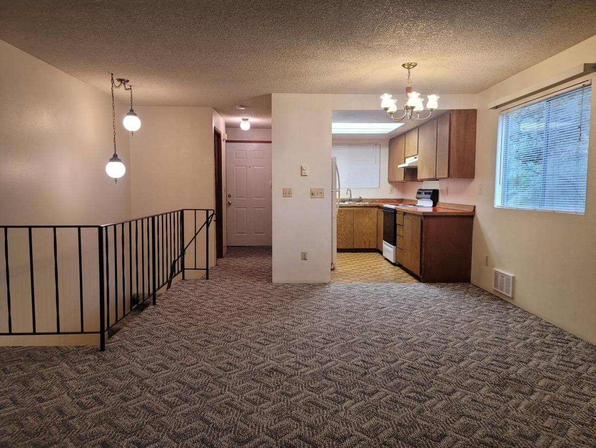 Apartment for rent at 1112 Shorewood Dr, Bremerton, WA 98312