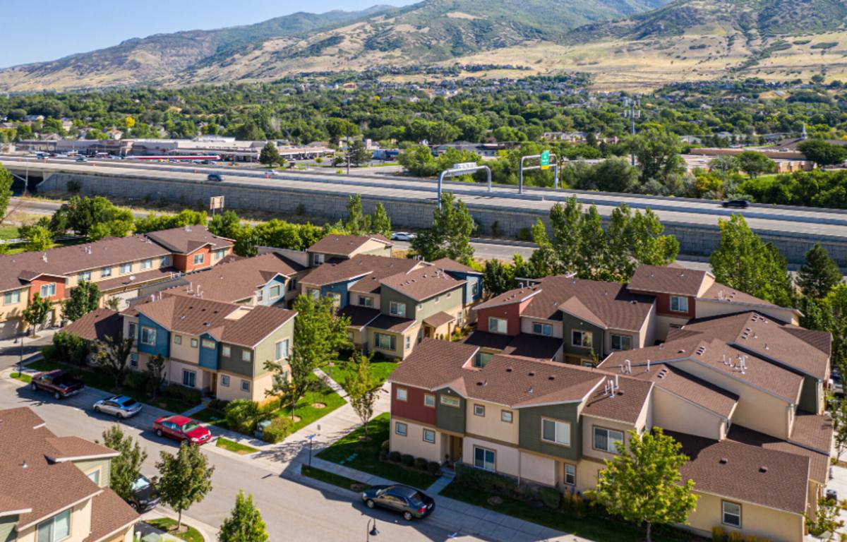 Apartment for rent at 985 W Willow Garden Paseo, Farmington, UT 84025