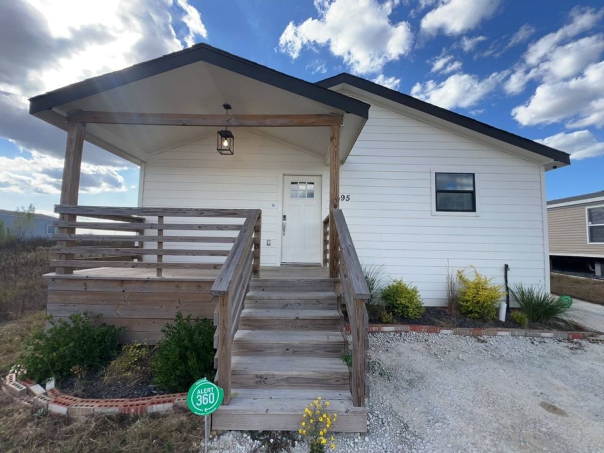 House for rent at 695 Rd, Cleveland, TX 77327