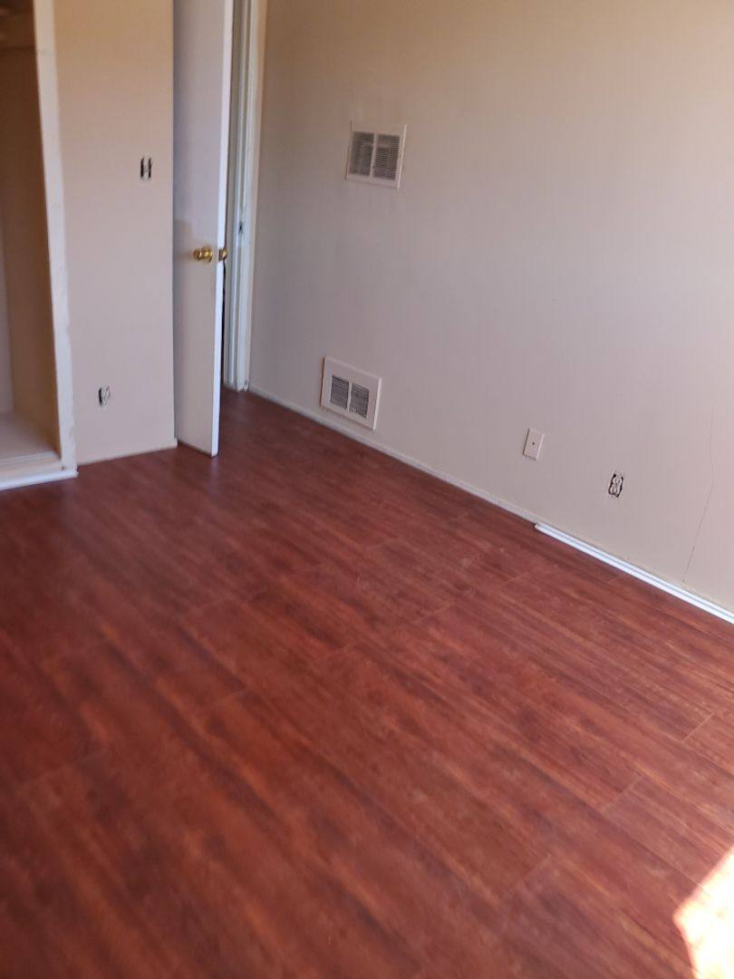 Apartment for rent at 4729 San Vicente Blvd, Los Angeles, CA 90019