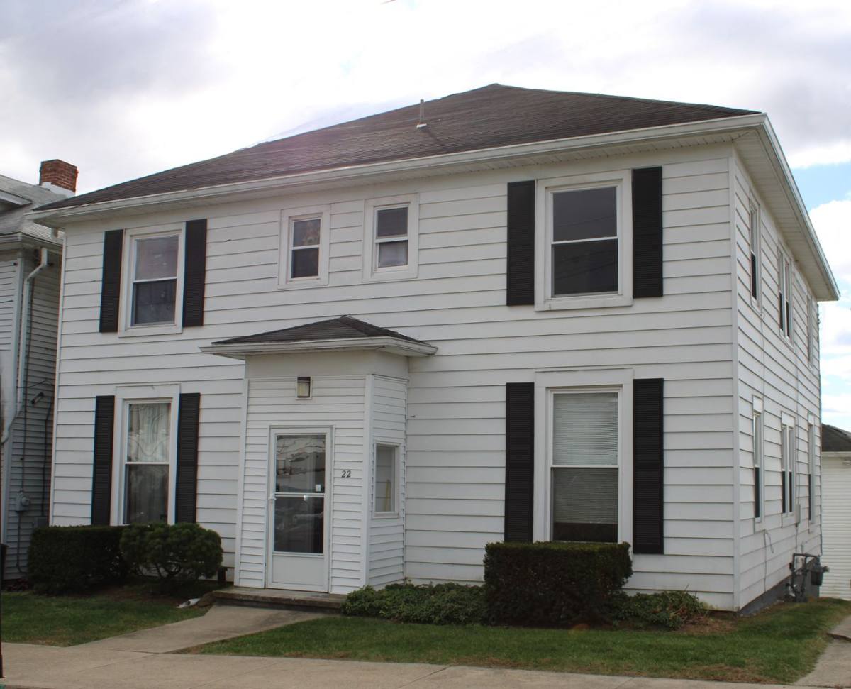 Apartment for rent at 22 Pleasant Ave, Red Lion, PA 17356