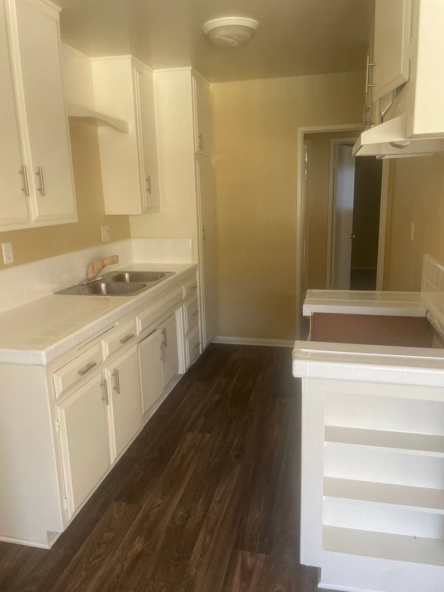 Apartment for rent at 15731 Pasadena Ave, Tustin, CA 92780