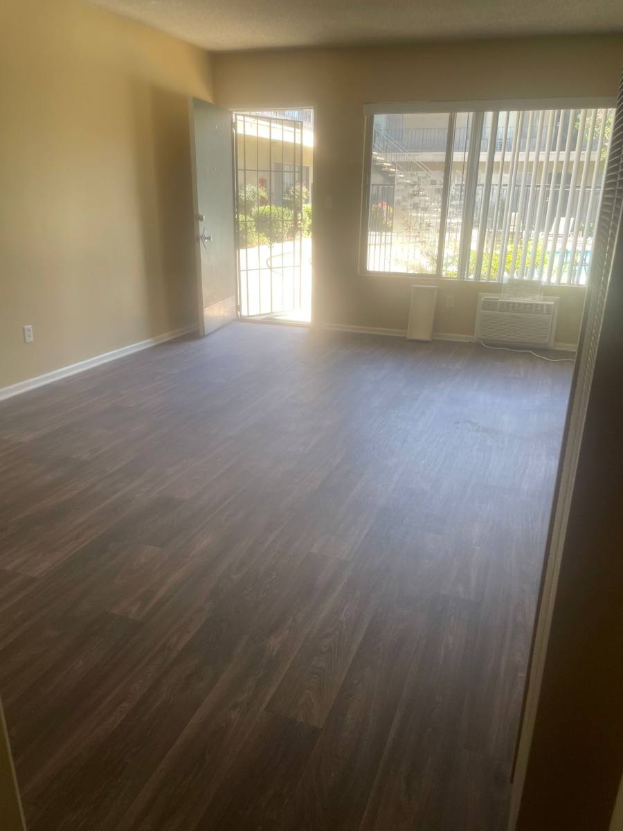Apartment for rent at 15731 Pasadena Ave, Tustin, CA 92780