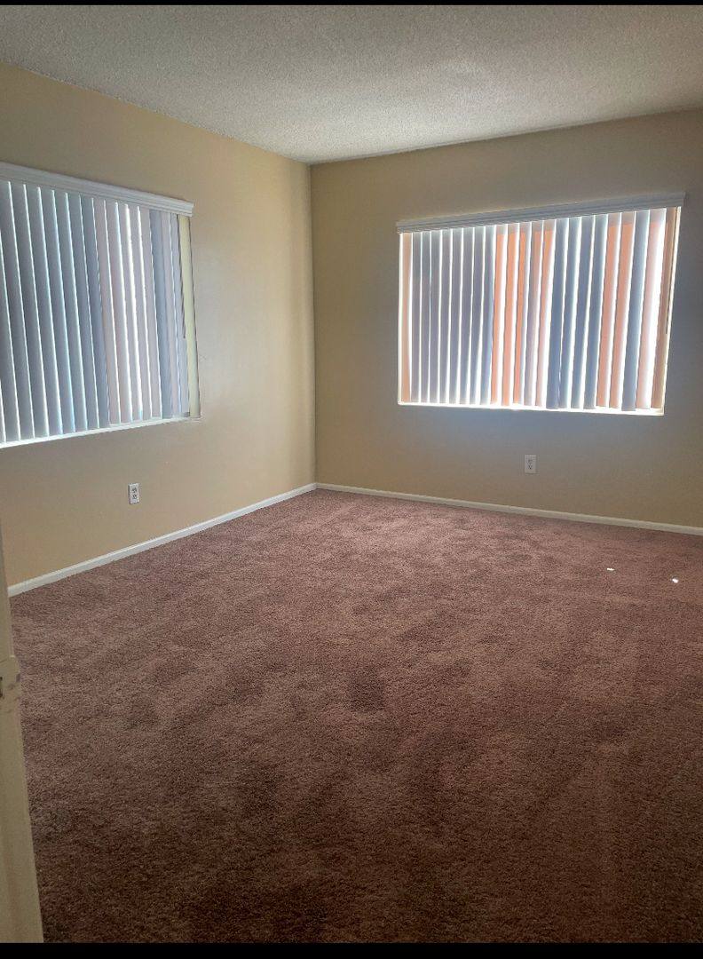 Apartment for rent at 15731 Pasadena Ave, Tustin, CA 92780