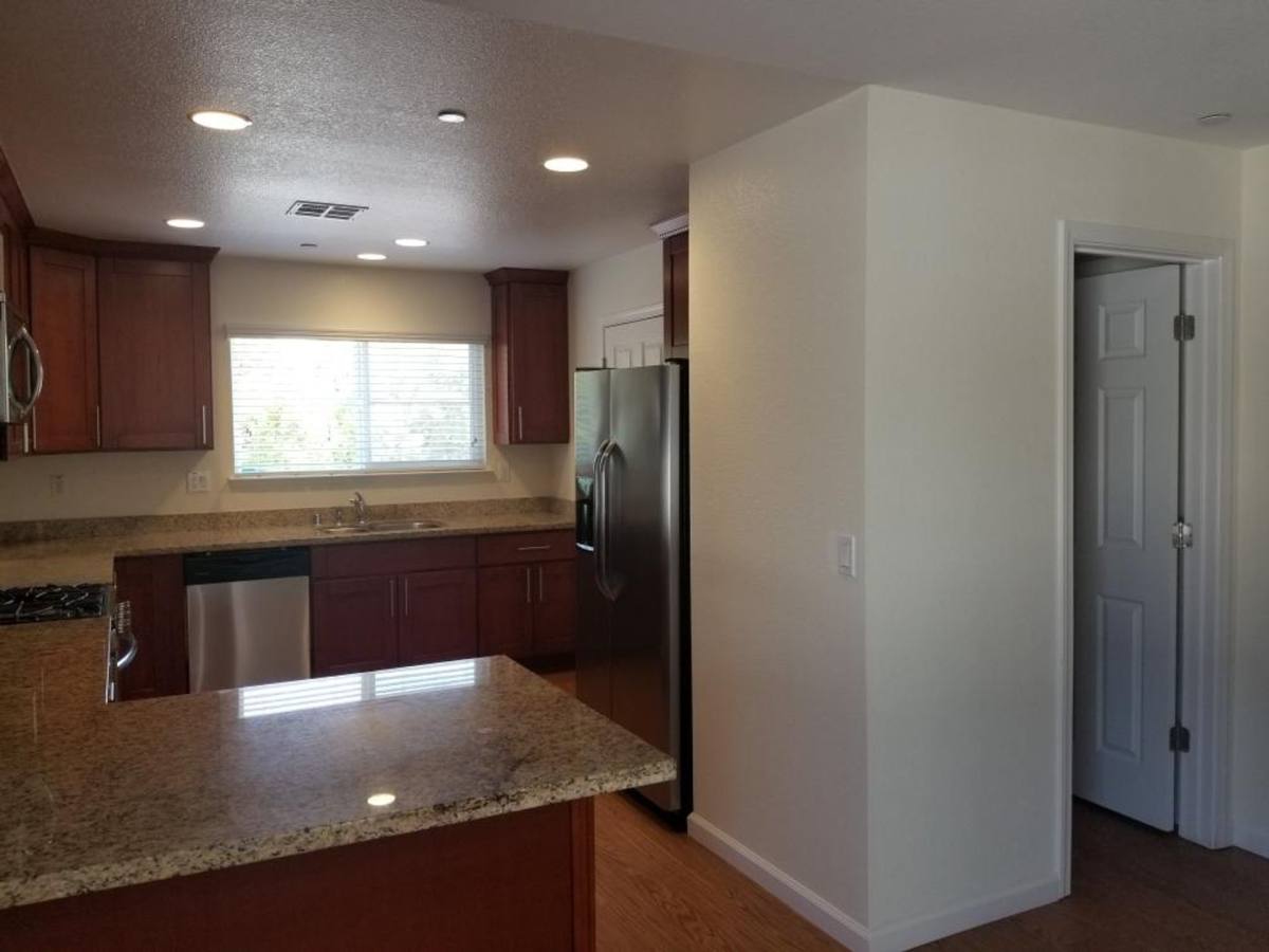 Apartment for rent at 5497 Carlson Dr, Sacramento, CA 95819