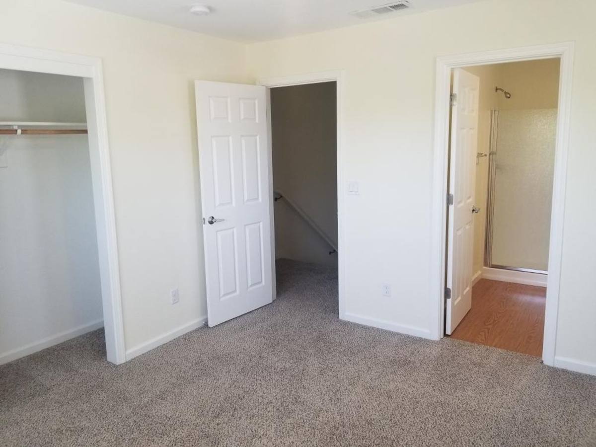 Apartment for rent at 5497 Carlson Dr, Sacramento, CA 95819