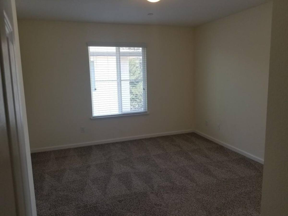 Apartment for rent at 5497 Carlson Dr, Sacramento, CA 95819