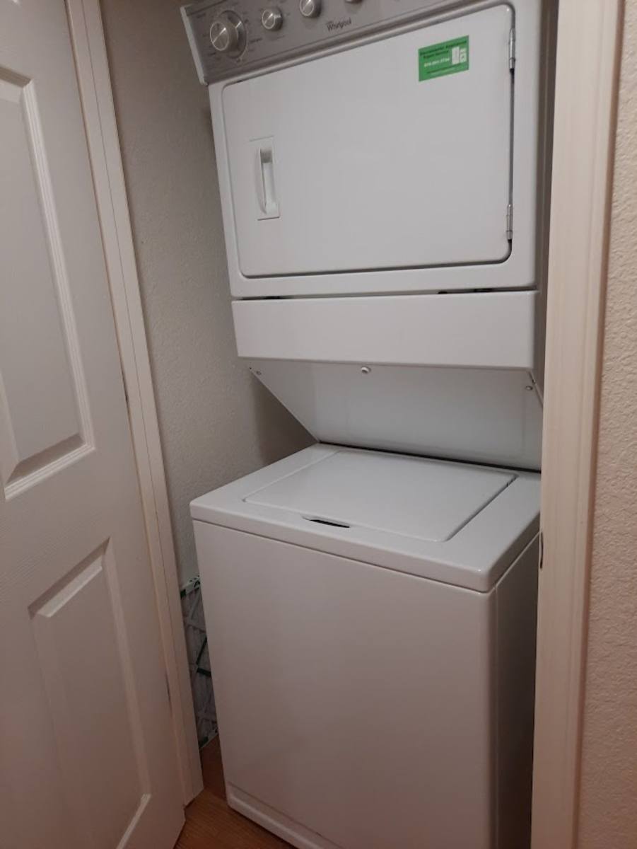 Apartment for rent at 5497 Carlson Dr, Sacramento, CA 95819