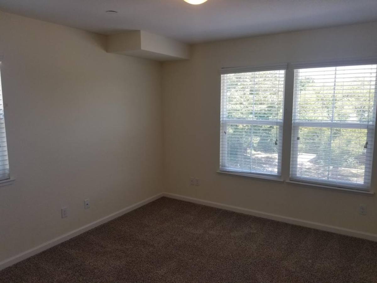 Apartment for rent at 5497 Carlson Dr, Sacramento, CA 95819