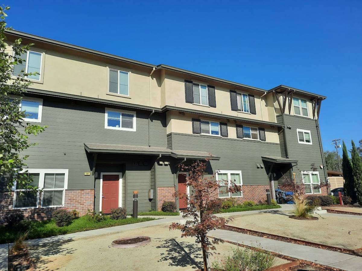 Apartment for rent at 5497 Carlson Dr, Sacramento, CA 95819