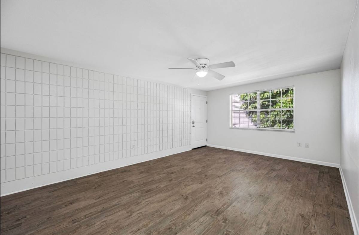 Apartment for rent at 3211 W De Leon St, Tampa, FL 33609