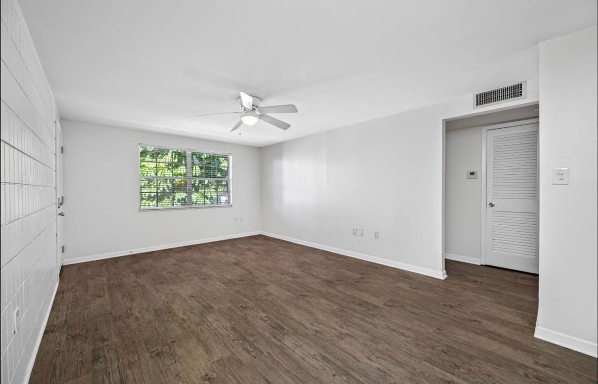 Apartment for rent at 3211 W De Leon St, Tampa, FL 33609