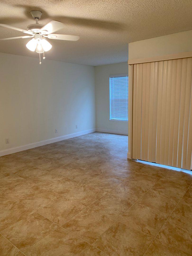 Apartment for rent at 2118 Arbour Walk Cr, Naples, FL 34109