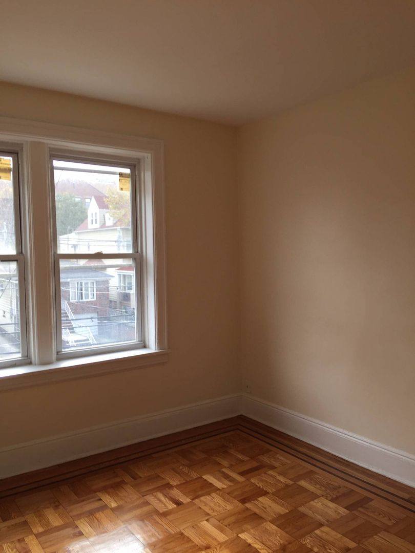 Apartment for rent at 85-87 W 32nd St, Bayonne, NJ 07002