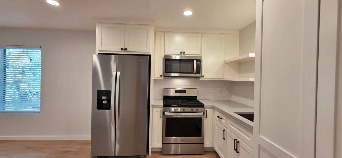 Apartment for rent at 2552 - 2554 27th St, Sacramento, CA 95818