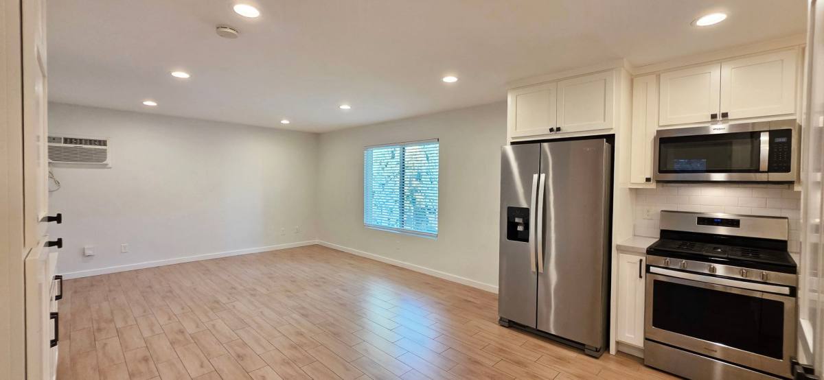 Apartment for rent at 2552 - 2554 27th St, Sacramento, CA 95818