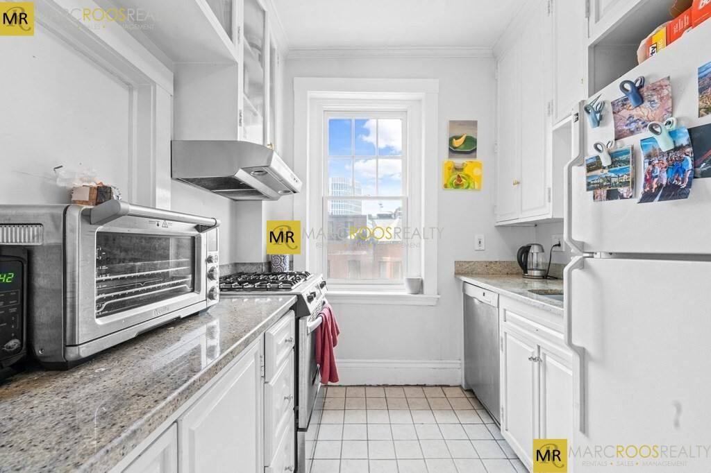 Apartment for rent at 282 Newbury St #14, Boston, MA 02116