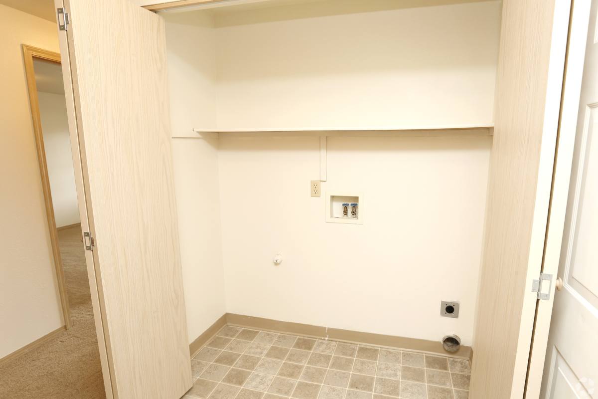 Apartment for rent at 1915 21st Ave SE, Albany, OR 97322