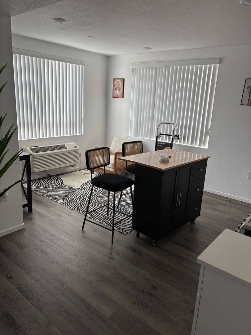Apartment for rent at 4238 S Western Ave, Los Angeles, CA 90062