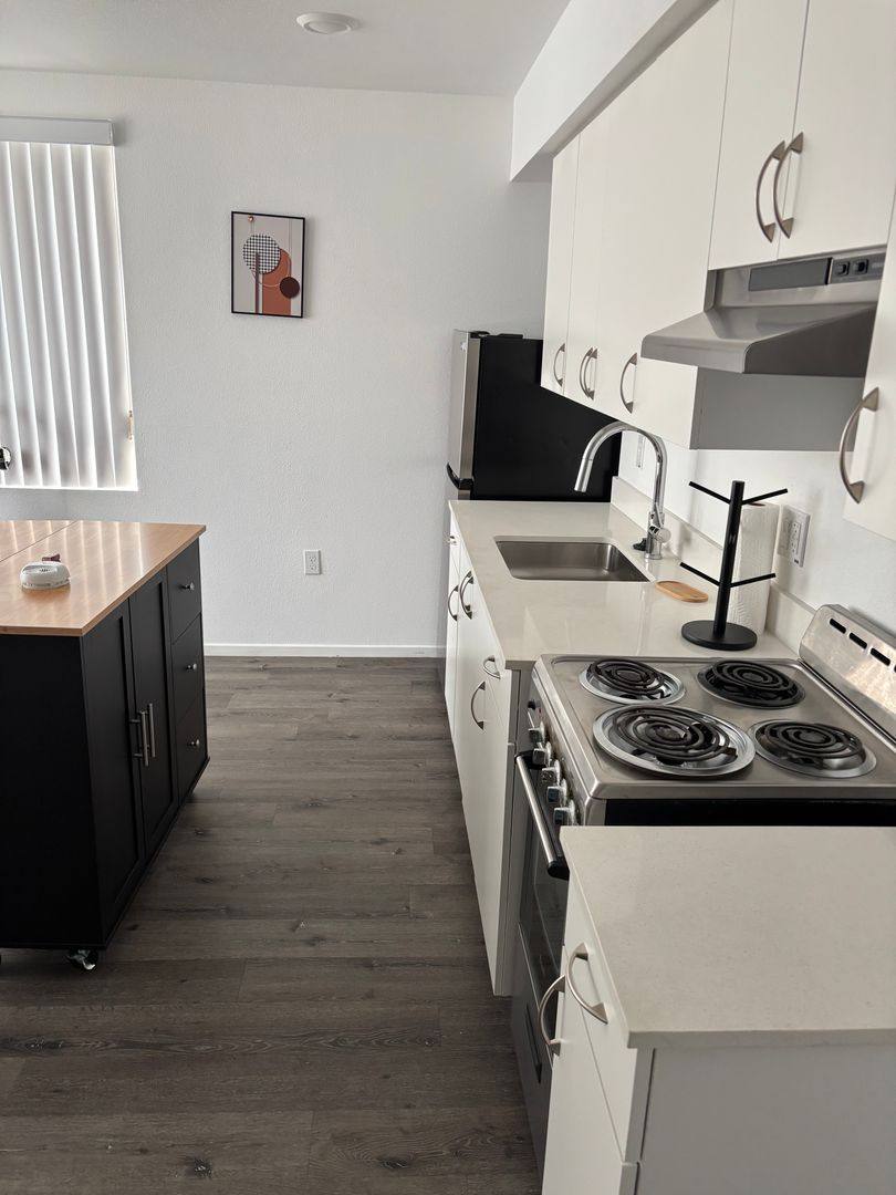 Apartment for rent at 4238 S Western Ave, Los Angeles, CA 90062