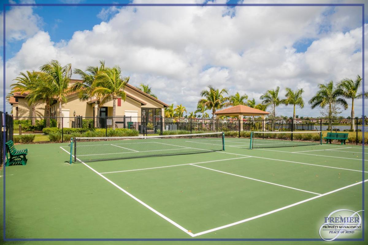 House for rent at 1466 Artesia Dr W, Naples, FL 34113