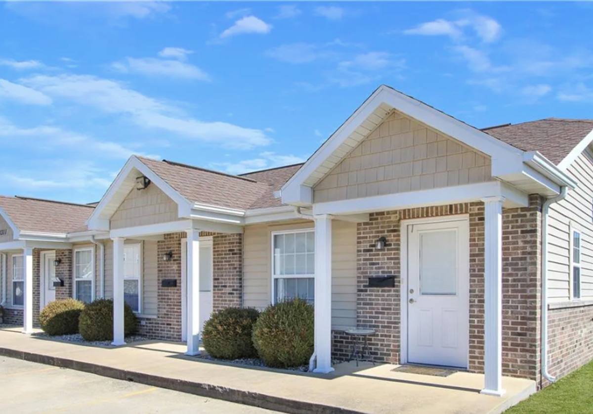 Condo for rent at 1301 Arthur Ave, Charleston, IL 61920