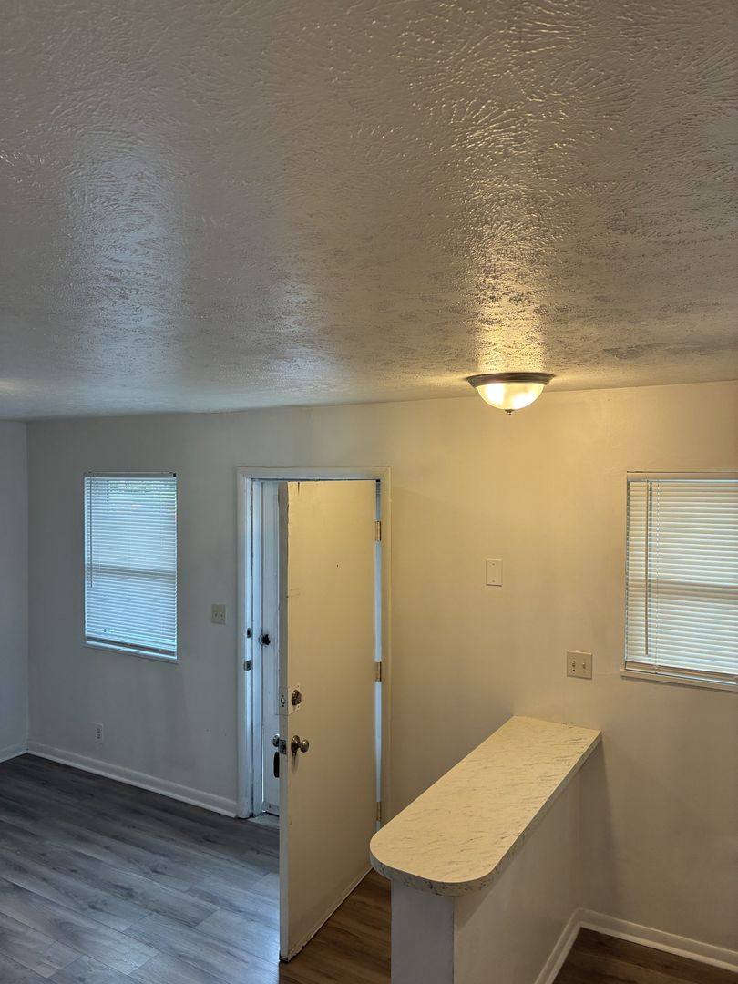 Apartment for rent at 4115 Pinecroft Dr, Louisville, KY 40219