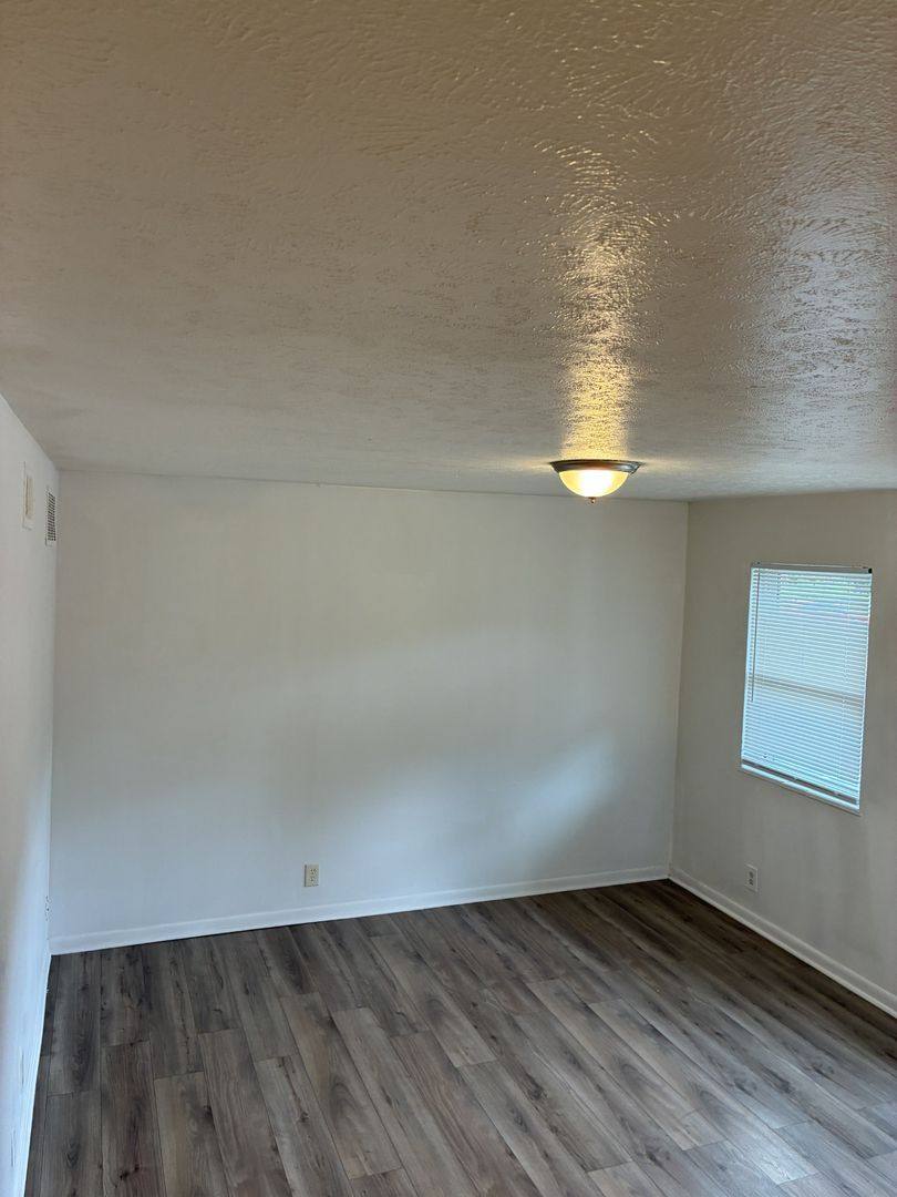 Apartment for rent at 4115 Pinecroft Dr, Louisville, KY 40219