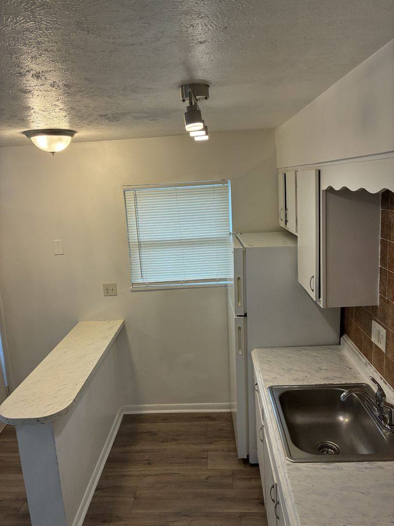 Apartment for rent at 4115 Pinecroft Dr, Louisville, KY 40219