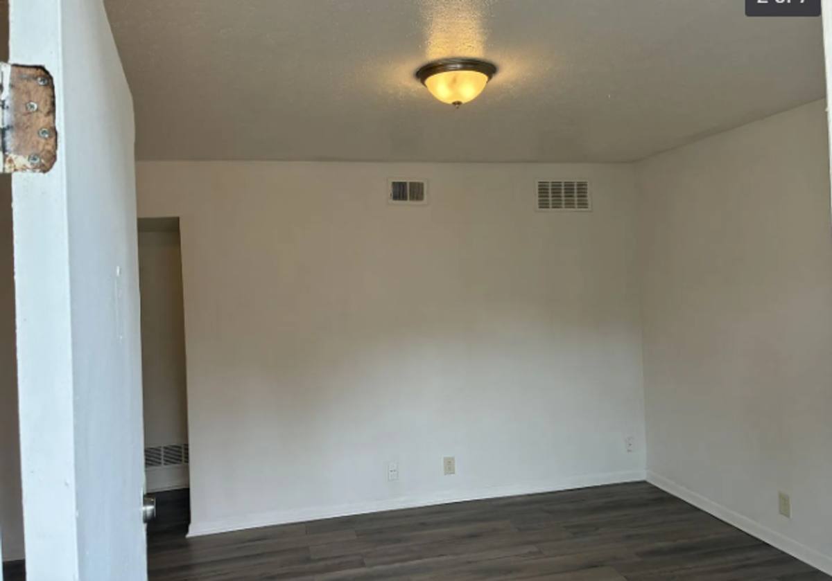 Apartment for rent at 4115 Pinecroft Dr, Louisville, KY 40219