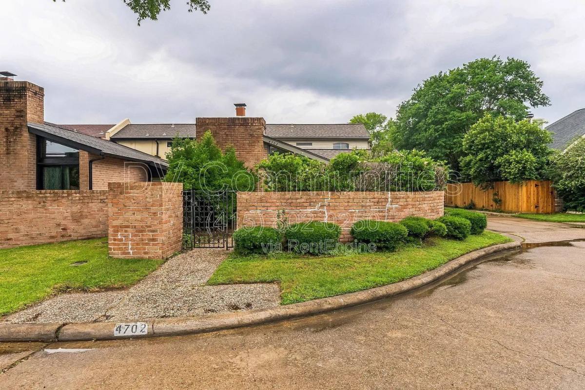 House for rent at 4702 N Cashel Circle, Houston, TX 77069