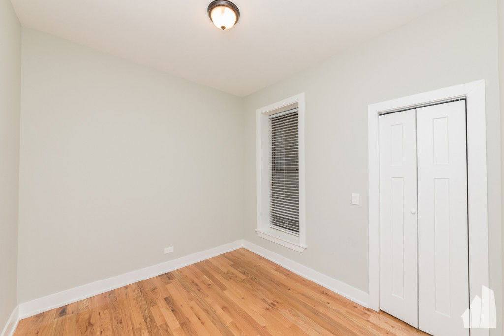 Apartment for rent at 627 W Oakdale Ave #635-2, Chicago, IL 60657