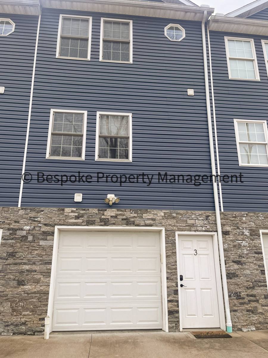 Townhouse for rent at 3 Windsor Dr, Bridgeport, WV 26330