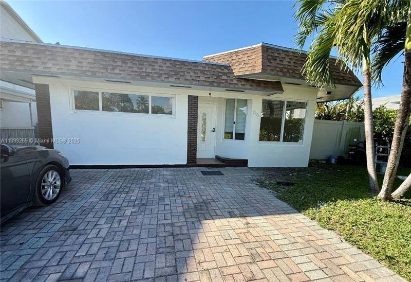 House for rent at 716 NE 7th St #1, Hallandale, FL 33009