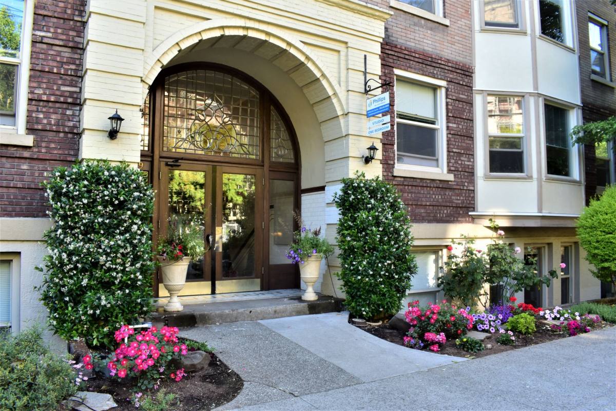 Apartment for rent at 1729 Boylston Ave, Seattle, WA 98122