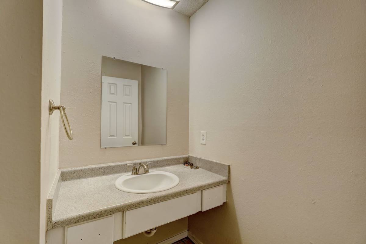 Apartment for rent at 515 Alameda St, Norman, OK 73071