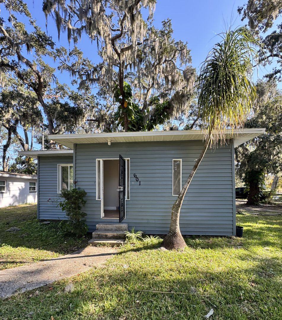 House for rent at 601 Vera St, Daytona Beach, FL 32117