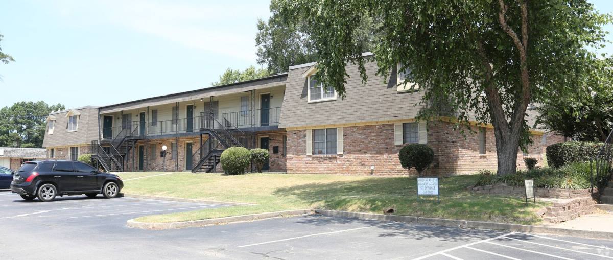 Townhouse for rent at 4001 Old Warren Rd, Pine Bluff, AR 71603