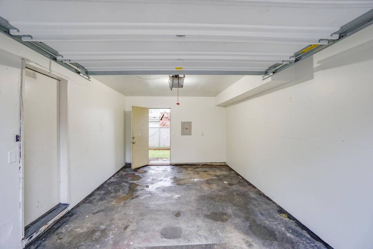 Townhouse for rent at 907 SE Park Crest Ave, Vancouver, WA 98683