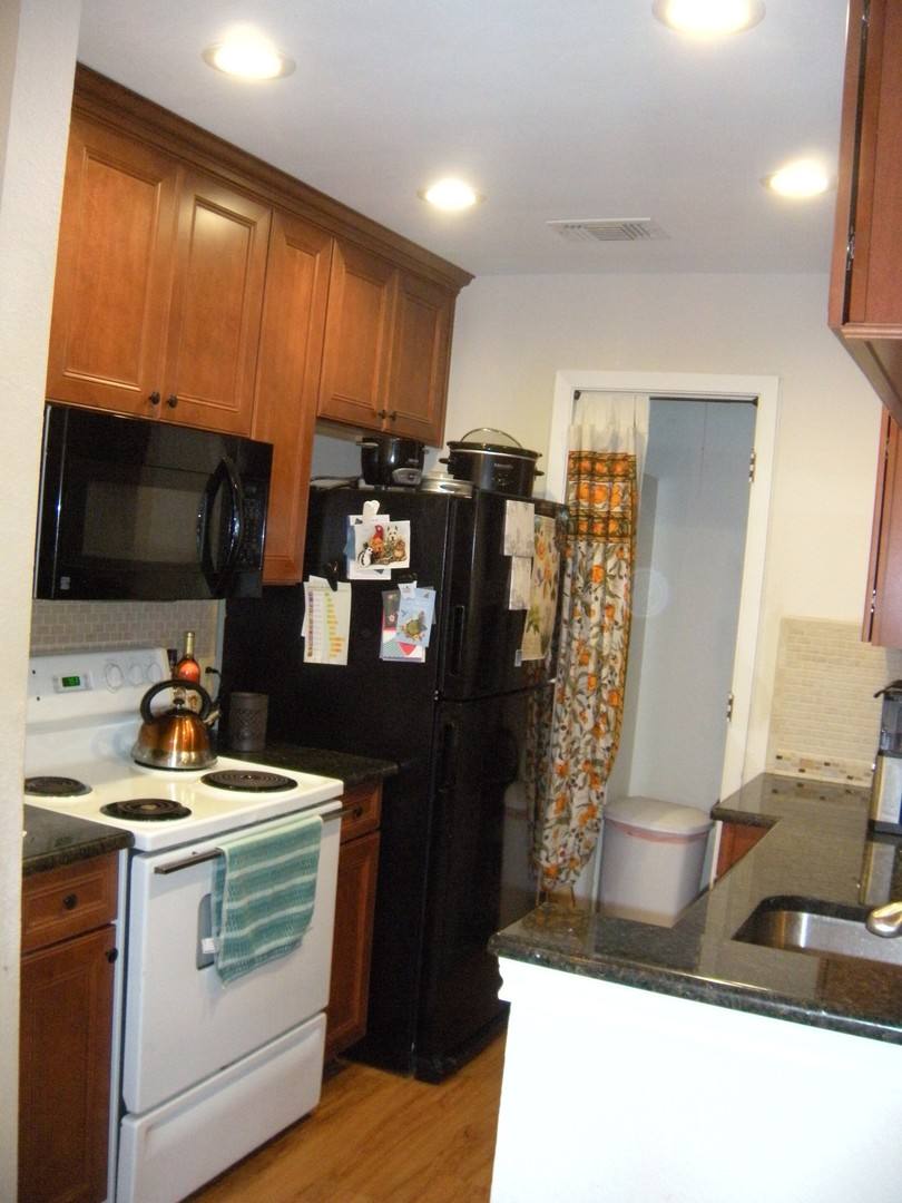Apartment for rent at 915 W 23rd St, Austin, TX 78705