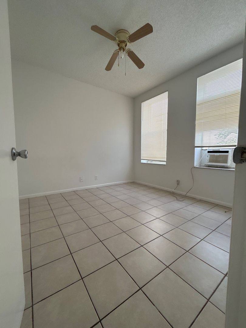 Apartment for rent at 2716 S Dixie Highway, West Palm Beach, FL 33405
