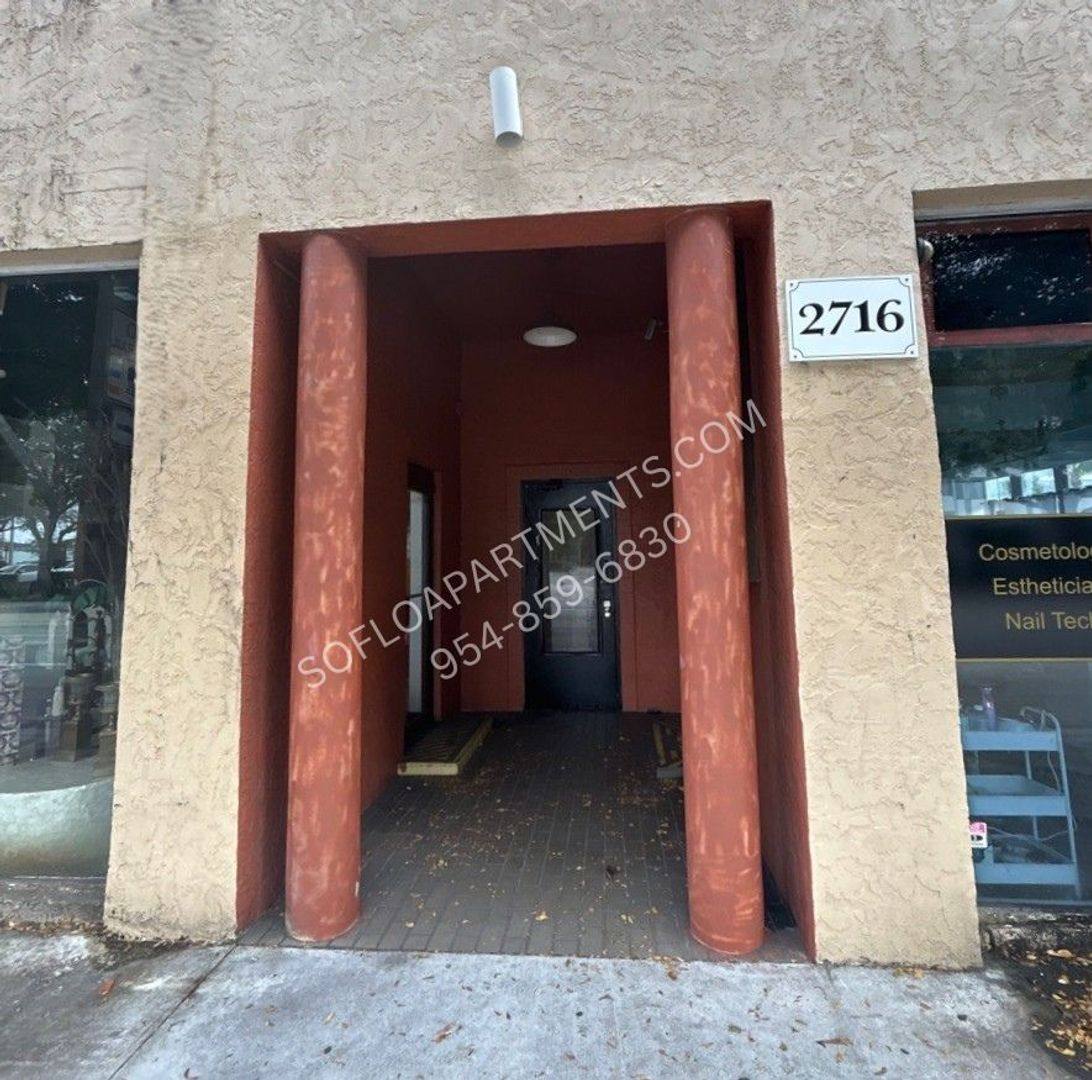Apartment for rent at 2716 S Dixie Highway, West Palm Beach, FL 33405