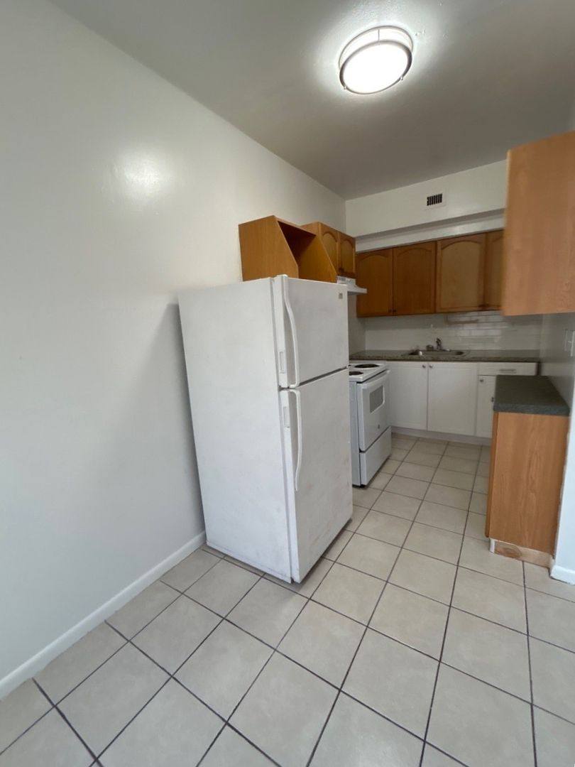 Apartment for rent at 2716 S Dixie Highway, West Palm Beach, FL 33405