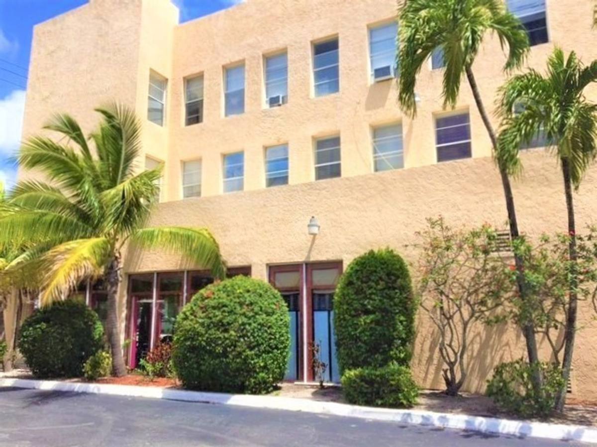 Apartment for rent at 2716 S Dixie Highway, West Palm Beach, FL 33405