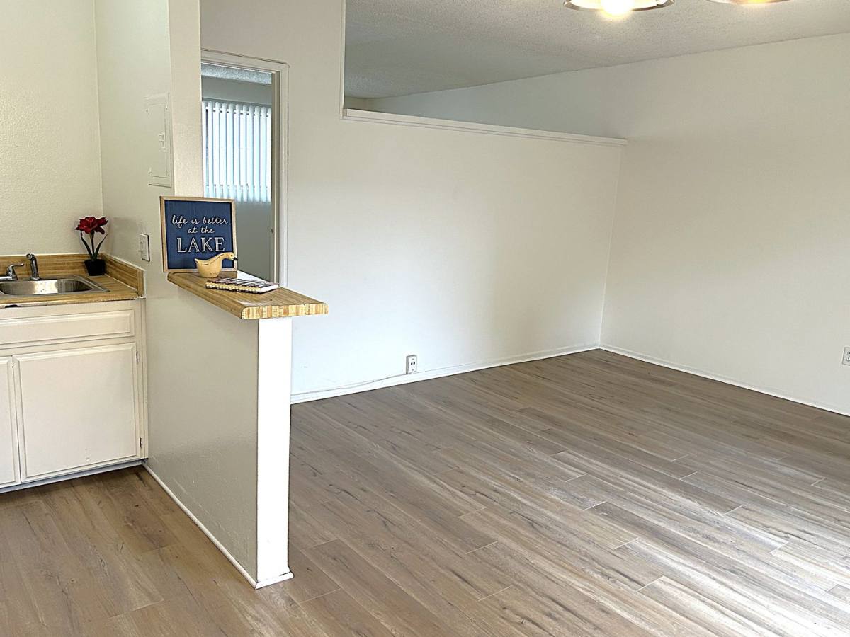 Apartment for rent at 7457 Woodman Ave, Van Nuys, CA 91405