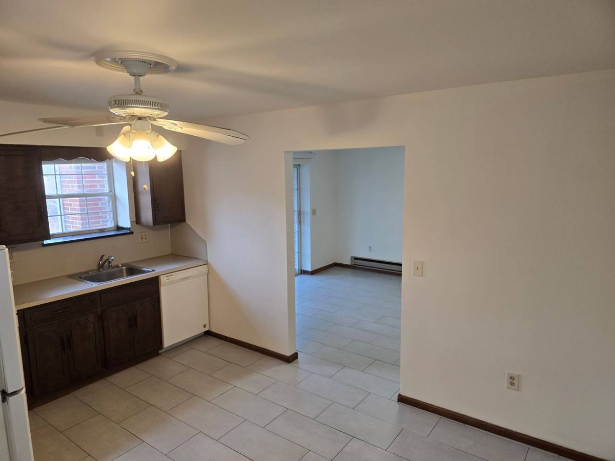 2027 Willow Park Rd, Bethlehem, PA 18020 - Apartment For Rent - Image 6