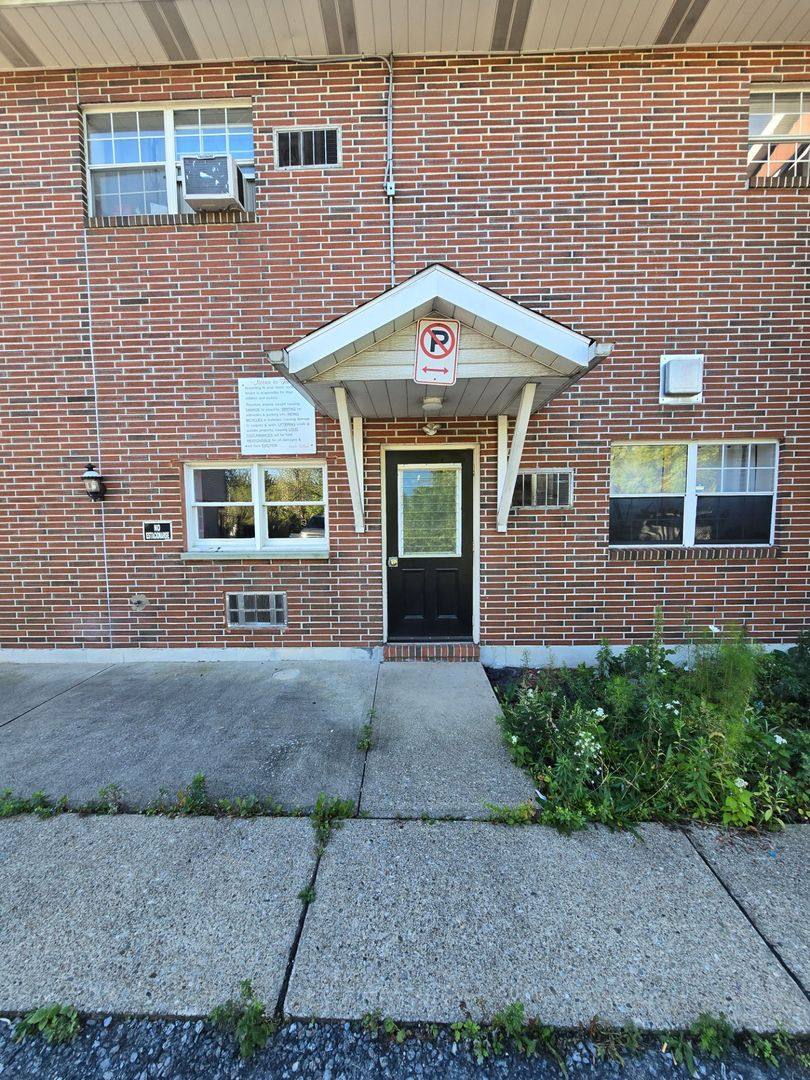 2027 Willow Park Rd, Bethlehem, PA 18020 - Apartment For Rent - Image 1